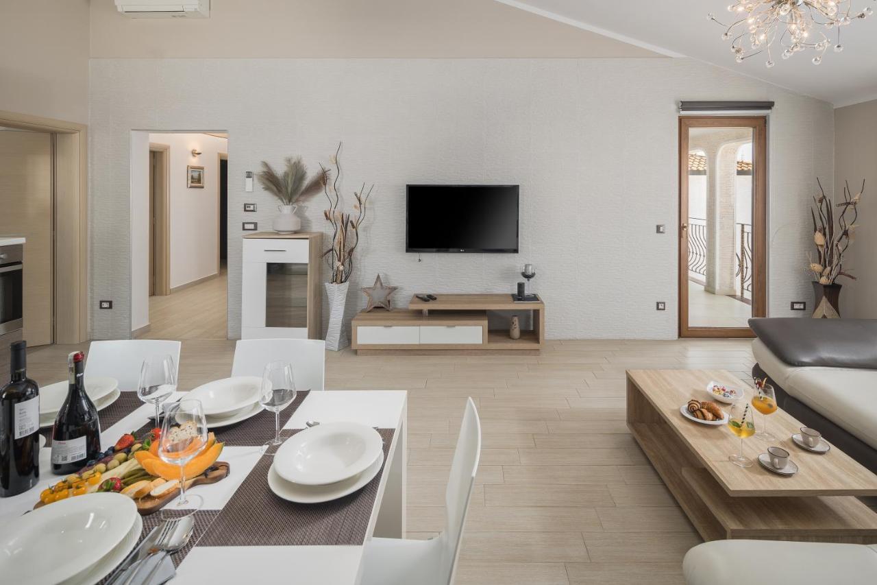 Villa Alena Porec Esterno foto