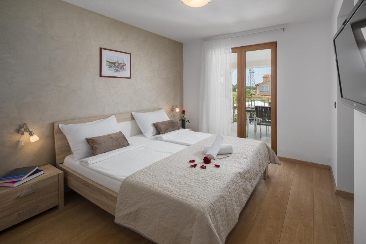 Villa Alena Porec Esterno foto