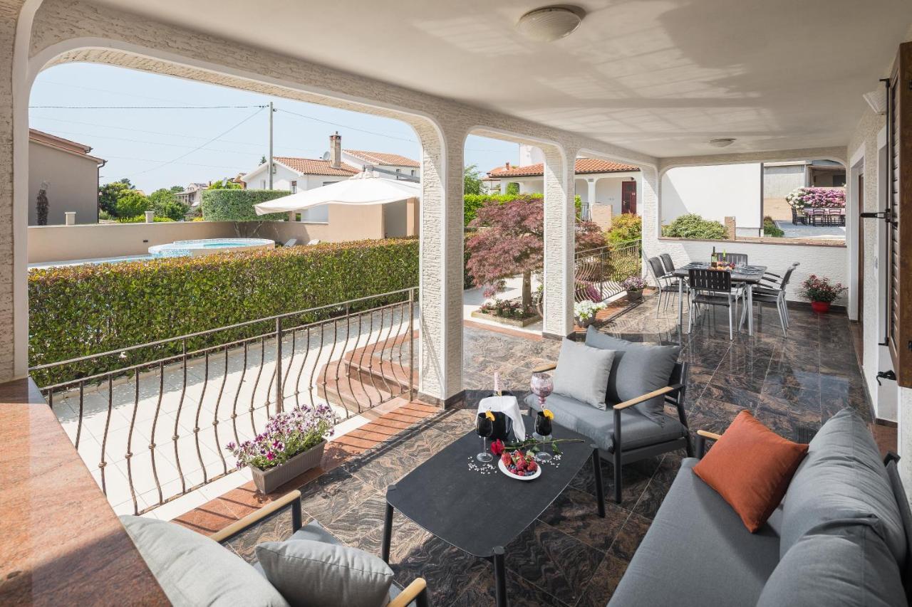 Villa Alena Porec Esterno foto
