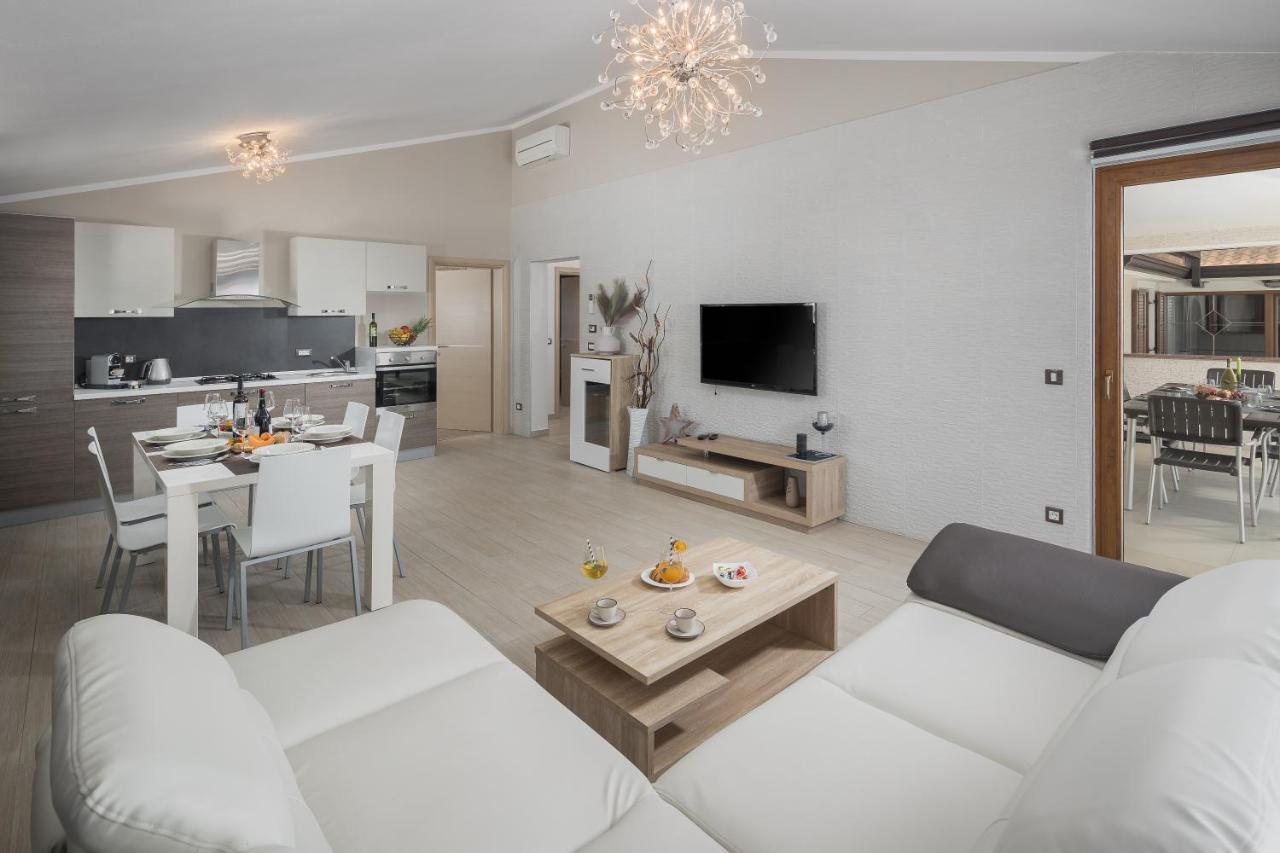 Villa Alena Porec Esterno foto